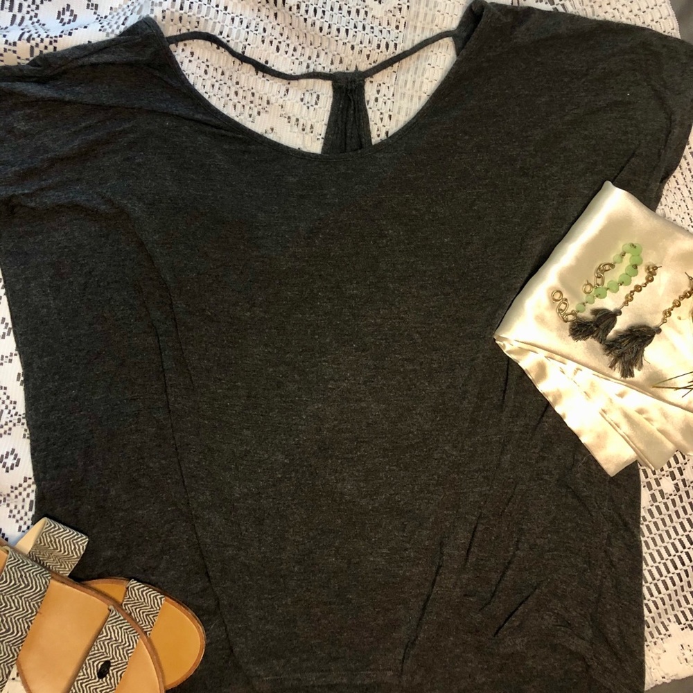 Dark-gray stretchy shirt